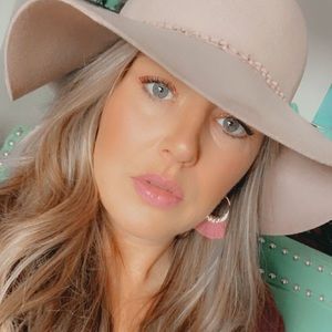 Meet your Posher, Rochelle